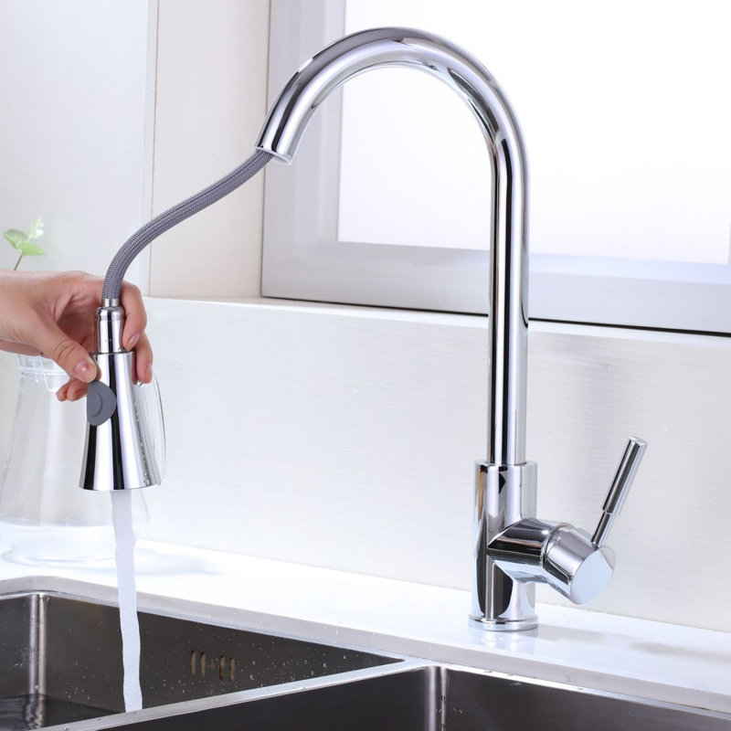 Single Handle Pull Down Sprayer Kitchen Faucet in Chrome, Chrome Plated
