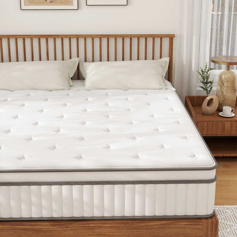 Matelas hybride dans une boîte Alwyn Home Doran, mousse à mémoire de forme et matelas à ressorts ensachés de taille moyenne
