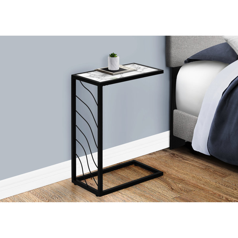 Table d'appoint avec stratifié blanc non lustré et structure en métal noir pour l'intérieur de la chambre