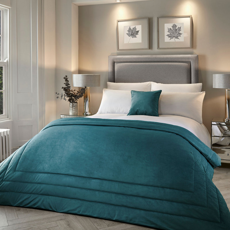 Chic 100% Polyester Bedspread, Blue