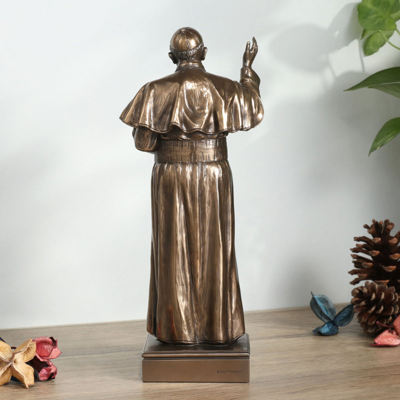 Derval People Statue