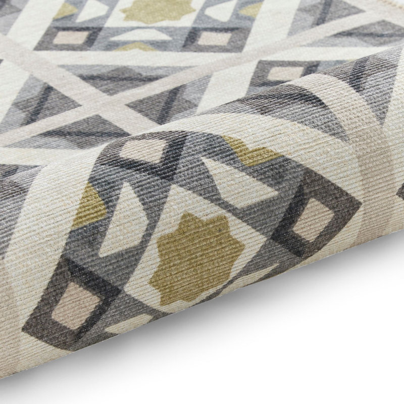 Victoria Machine Woven Area Rug, Rectangle 2'5" x 4'11"