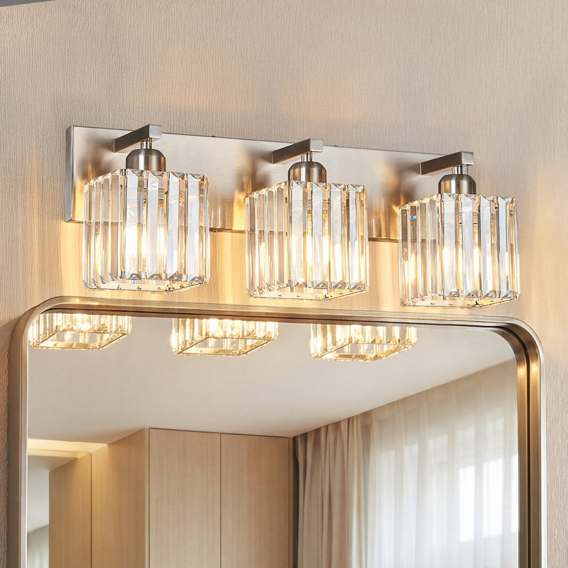 Éclairage pour meuble-lavabo à intensité variable Lanceton, Trois lumières, Nickel sablé