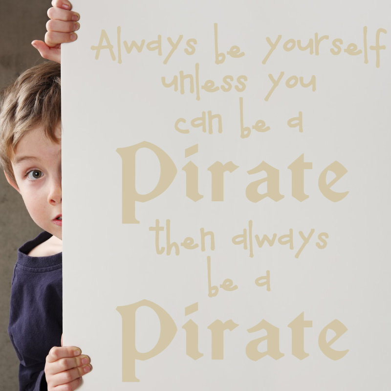 Décalcomanie murale toujours en pirate, Beige, H 26 po x l 21 po x P 0,01 po