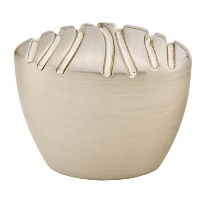 Sweep Oval Knob