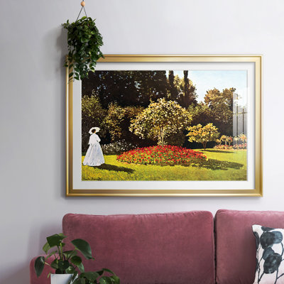 Femme dans le jardin