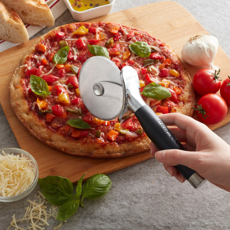 Rouleau à pizza KitchenAid® Gourmet, Noir