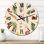 Horloge murale à motif de plantes sauvages et de champignons sur fond beige