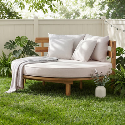Outdoor Acacia Wood Round Daybed, Patio Lounger With Curved Slatted Backrest, Cushion And 4 Pillows For Backyard, Poolside, Beige