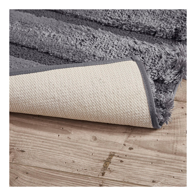 Tapis gris 21 po x 34 po