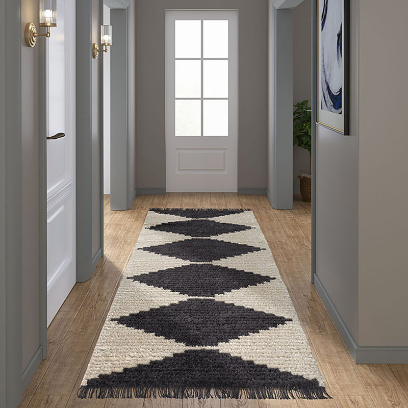 Amanda Black & Ivory Modern Area Rug, Runner 2’7” x 7'