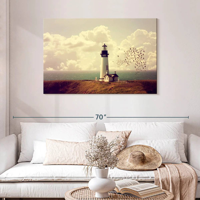 Old white lighthouse Aletra, H 30 po x l 45 po