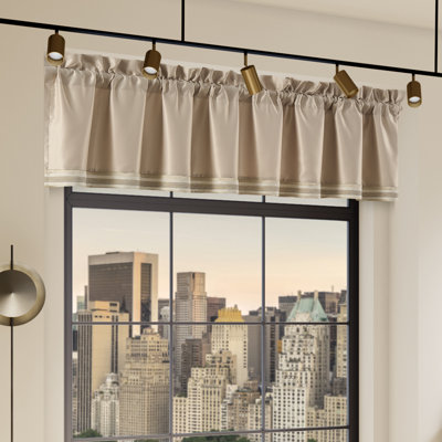 AVENUE WINDOW STRAIGHT VALANCE