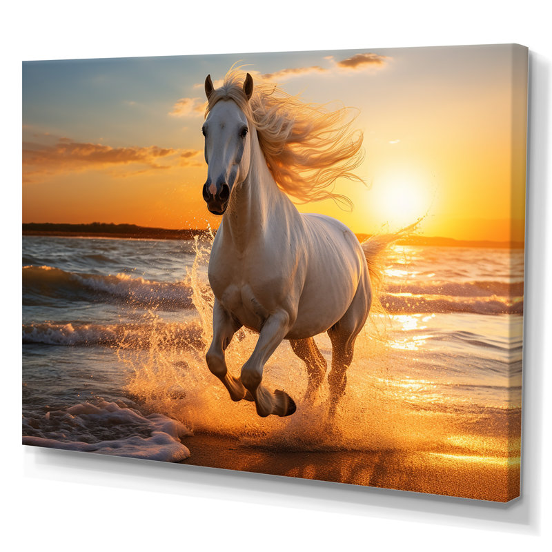 Cheval sauvage qui court sur la plage 1 - Reproduction encadrée de plage côtière, H 34 po x l 44 po x P 1,5 po, Toile tendue