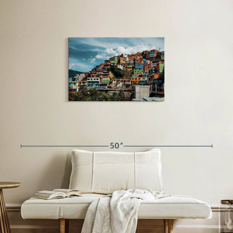 Nicci Medellin Homes, H 20 po x l 30 po