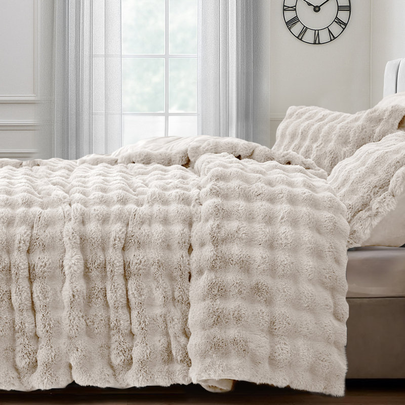 Luxury Thermal Supersoft Faux Fur Duvet Set, King , Cream