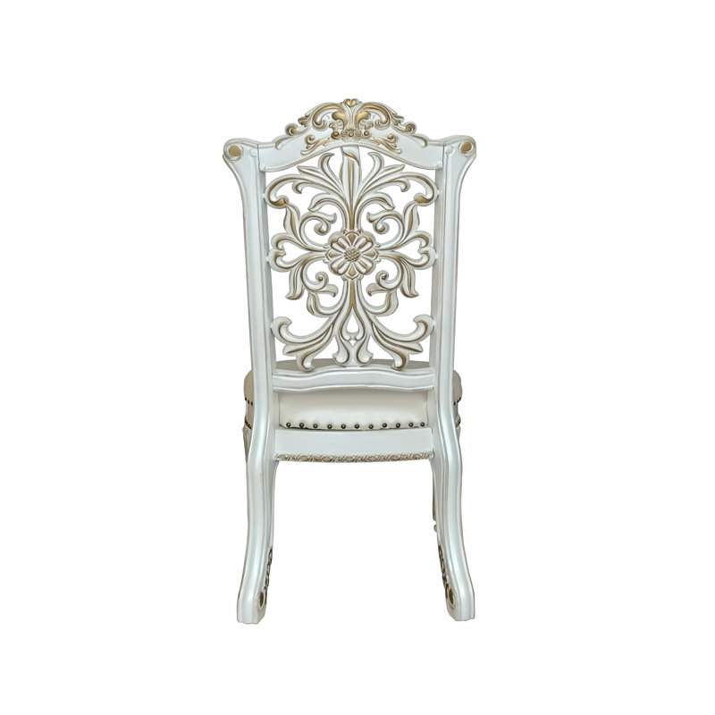 Chaise d'appoint à découpes Haskard