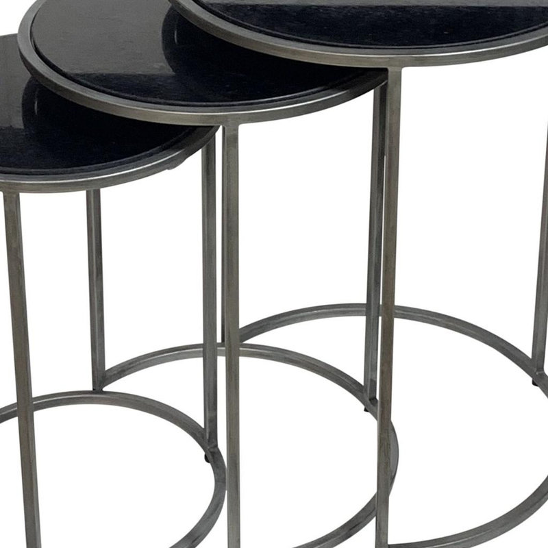 Ensemble de trois tables gigognes à cadre rond en marbre et fer noir et gris, Noir/gris