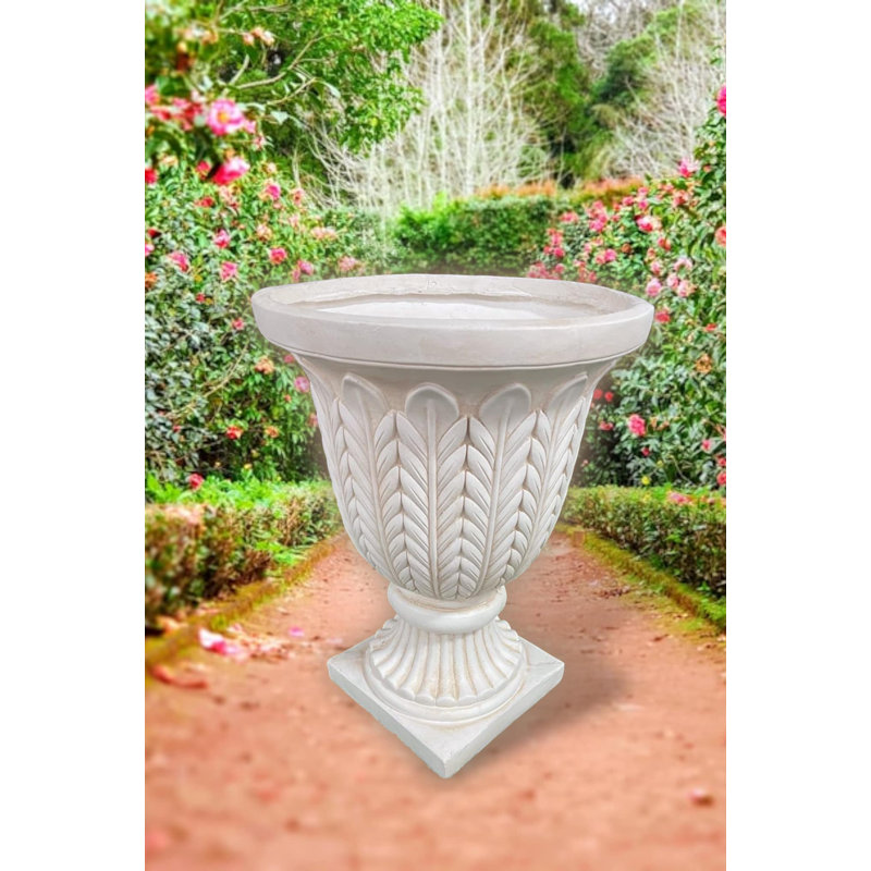 Dietgard Urn Planter