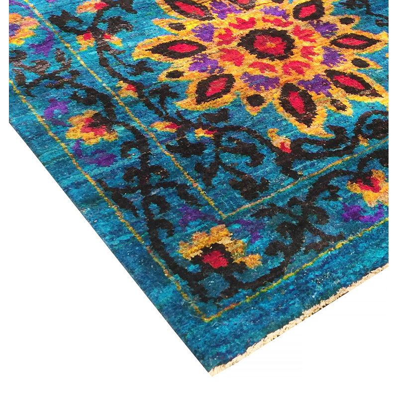 Azerbaijan Hand Knotted Silk Oriental Area Rug, Rectangle 5'5" x 8'1"