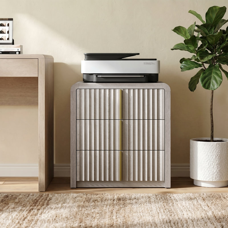 Table de chevet avec station de charge, ensemble de 2 tables de chevet modernes en bois cannelé de 23,6 po à 3 tiroirs, profil courbé, table de chevet minimaliste avec poignées en métal massif