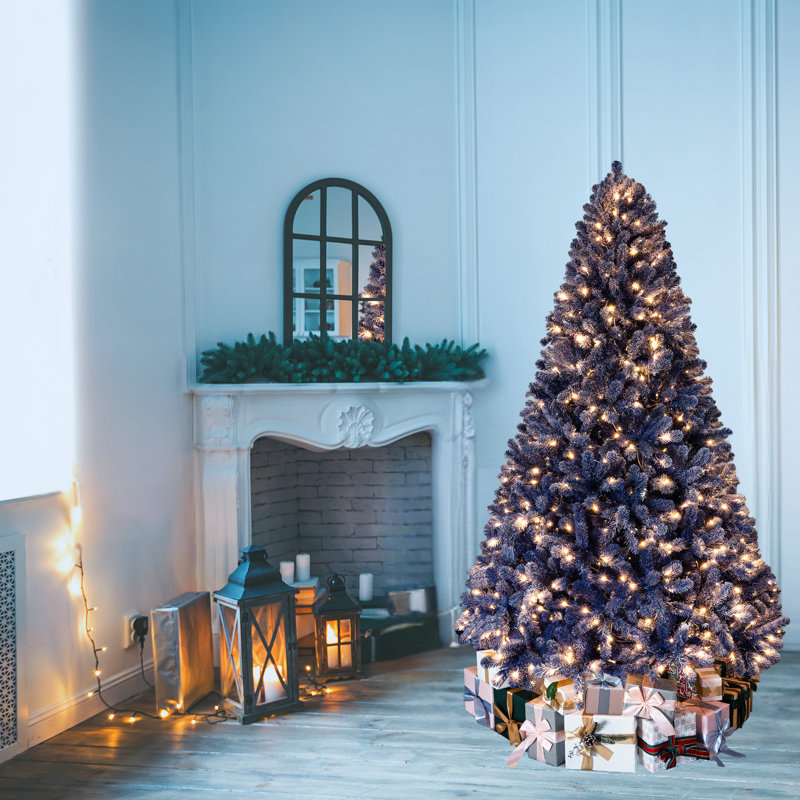 Élégants arbres de Noël illuminés enneigé bleu avec des branches pleines et des lumières chaudes, disponibles en 4,5 pi, 6,5 pi et 7,5 pi