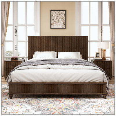 Ensemble de chambre à coucher 3 pièces avec un très grand lit et 2 tables de chevet