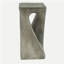 Table d'appoint d'extérieur, table de bout en forme de torsion, table d'appoint décorative, table de tabouret de jardin pour terrasse de balcon, bord de piscine, béton léger, texture semblable au bois, couleur grise-1053675418