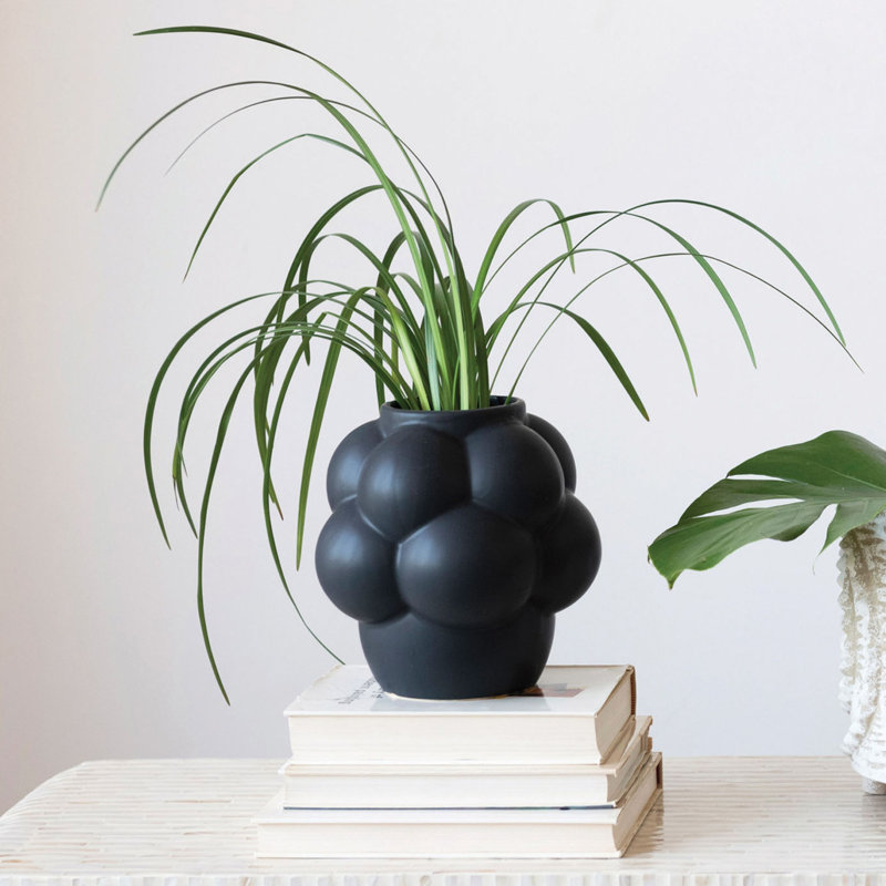 Vase décoratif en grès à pois surélevés et finition mate, Noir