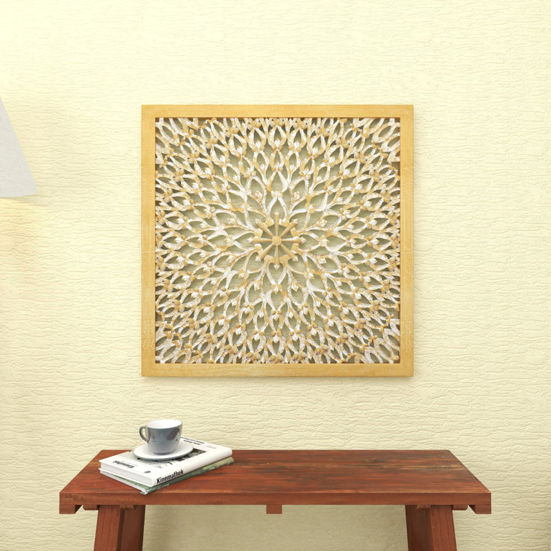 Décoration murale sculptée à la main en bois clair brun clair avec motif mandala, H 36 po x l 36 po x P 1 po