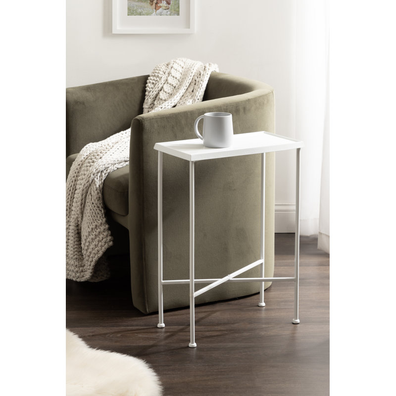 Table d'appoint étroite avec plateau en métal martelé Mazure, Blanc