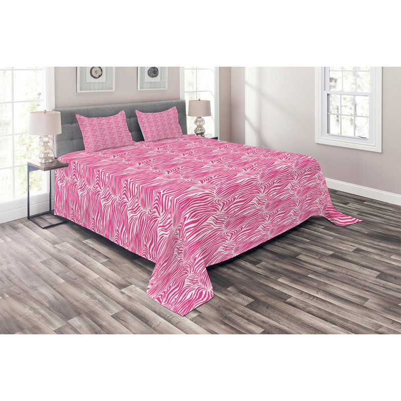 Glam Polyester Damask Coverlet, King Bedspread + 2 Shams