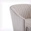 Fauteuil demi-tonneau rembourré à rayures