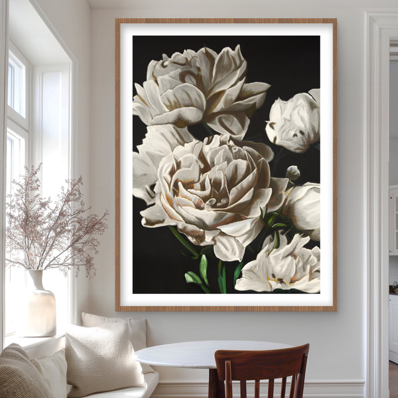Pivoines beiges - impression romantique encadrée avec passe-partout noir