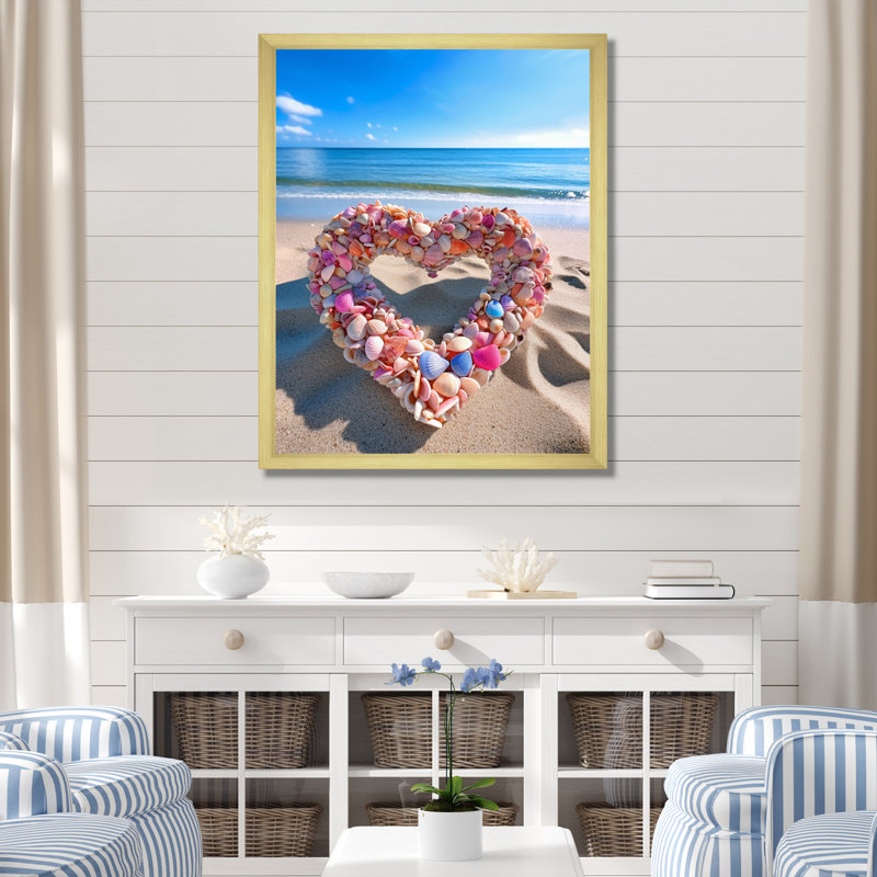 Glorieux cœur rose sur une plage tropicale I, Cadre doré à une seule photo, H 44 po x l 34 po x P 1,5 po
