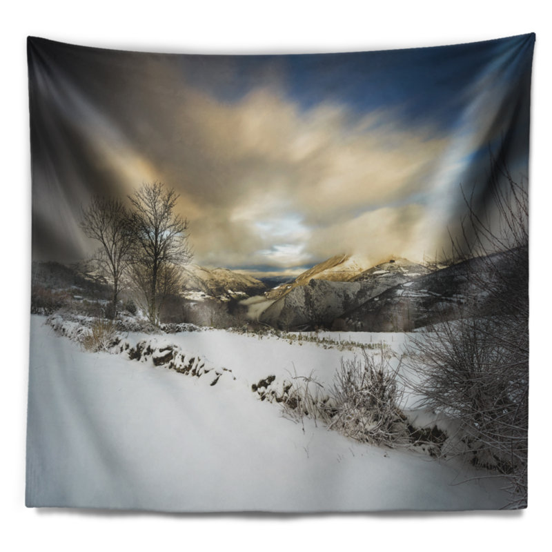 Tempête de neige en tapisserie de polyester en espagne avec accessoires suspendus inclus, H 32 po x l 39 po