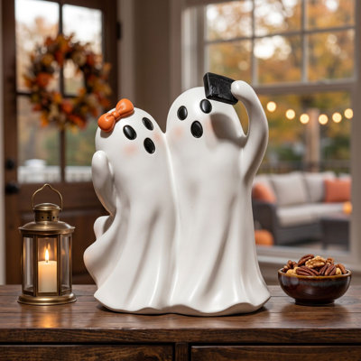 Halloween Decor Cute Selfie Ghost Couple Statue Halloween Ghost Phone Selfie Figurine Resin Ghost Tabletop Decor Spooky Cute Halloween Desktop Orname