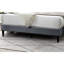 Lit double avec revêtement en velours gris élégant, tête de lit de style moderne, pas de sommier tapissier contemporain avec motif géométrique idéal pour la détente dans la chambre à coucher