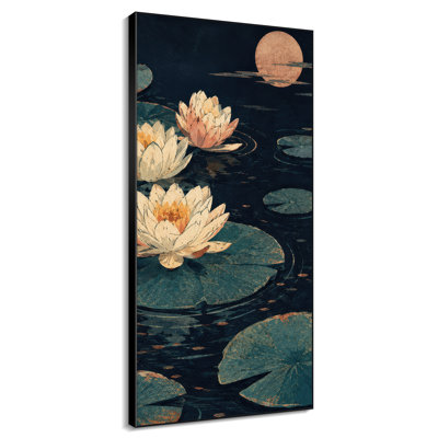 Très grand reproduction d'art sur toile - Étang de nénuphars tranquilles avec des fleurs flottantes et des reflets de lune, eau bleue profonde, scène botanique calme inspirée de la nature pour le salon ou la chambre à coucher - «Assemblage requis du cadre (cadre non fini)»
