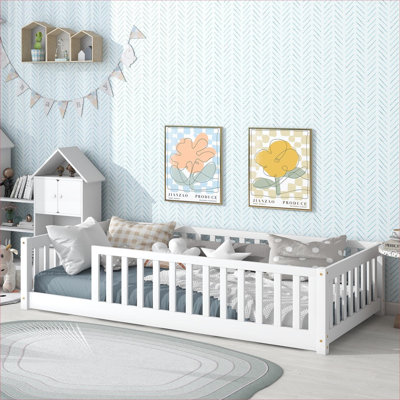 Twin Sized Enclosed Floor Bed with Safety Fence No Door, Solid Rubber Wood Frame in Crisp White