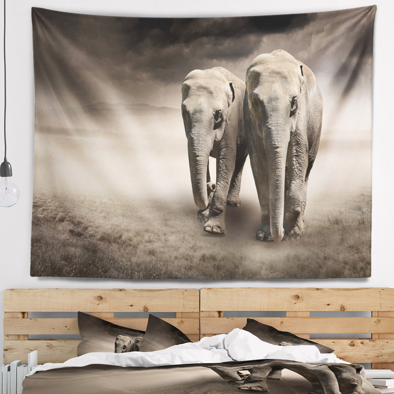 Tapisserie «Elephant pair in Motion», H 32 po x l 39 po