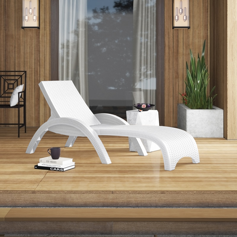 Kassiopeia Outdoor Chaise Lounge, White