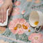 Tapis lavable antidérapant doux à motif floral beige et rosé-57361460-61771142