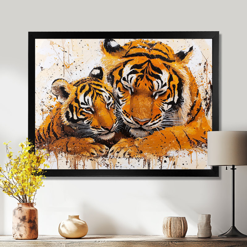 «Tiger Family Bonding I», reproduction sur toile, H 12 po x l 20 po, Reproduction encadrée d'une seule photo sans pass, Noir