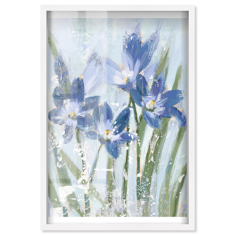 «Blue Iris Blue Decor Shadowbox» par Art Remedy, H 31 po x l 25 po, Blanc