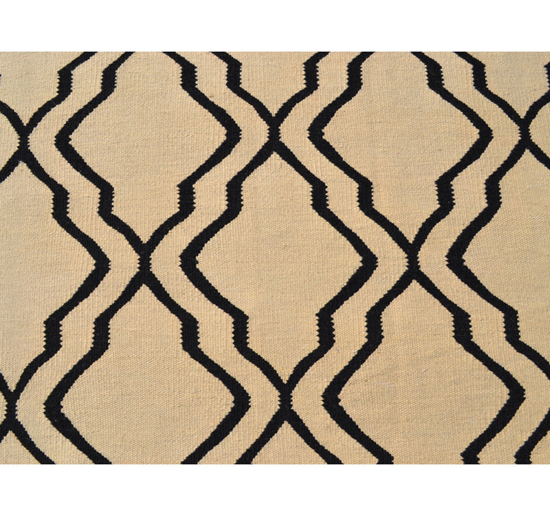 Geometric Area Rug in Beige/Black