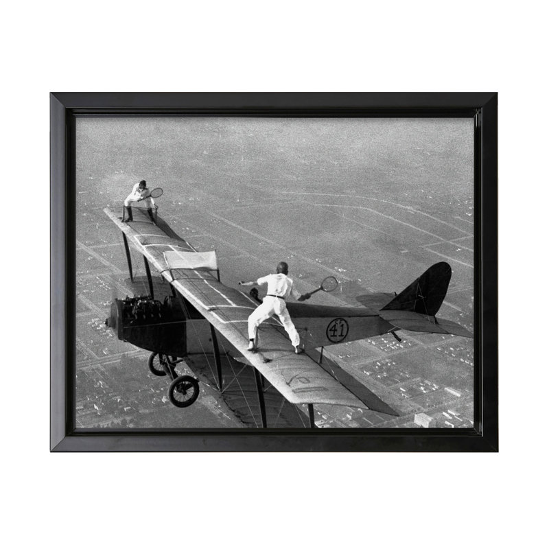 Tennis sur avion, 16"H x 20"W, Canevas, Cadre noir