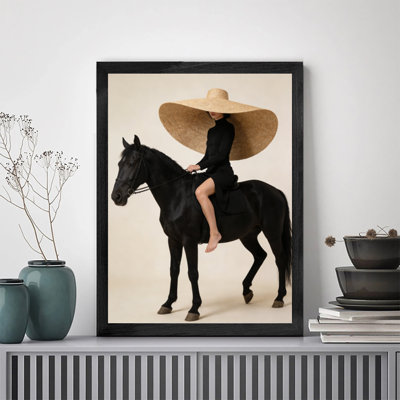 Élégante art mural encadré sur toile avec cadre en bois noir, robe noire pour femme et galerie de paille encadrée, cadeau unique pour les amis et la famille