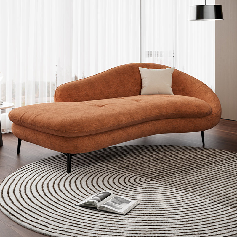 Christiane, Orange, Orienté à droite