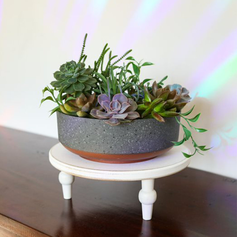 Pot à fleurs en plastique 